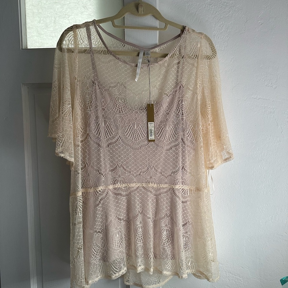 LC Lauren Conrad Beige Cream Lace Flutter Sleeve Blouse